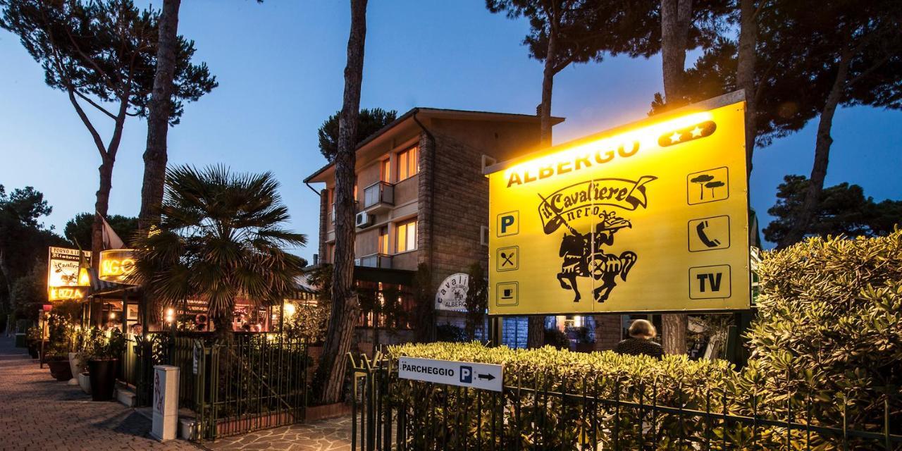 Hotel Il Cavaliere Nero Tirrenia Bagian luar foto