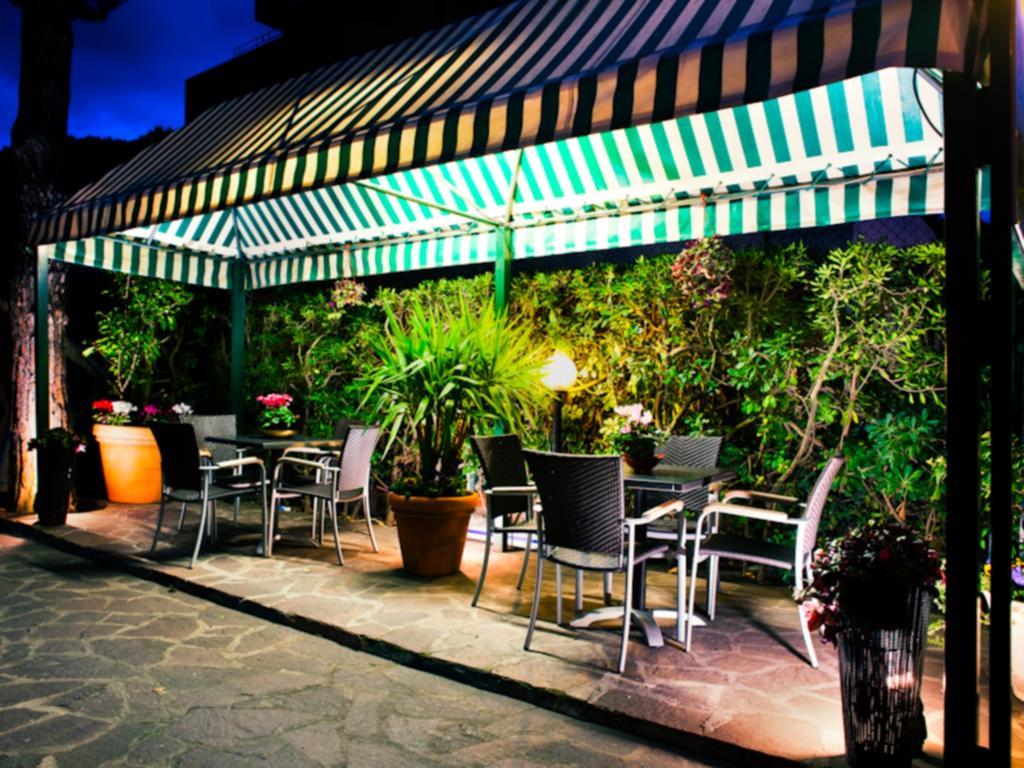 Hotel Il Cavaliere Nero Tirrenia Bagian luar foto